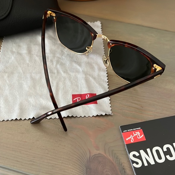 Ray-Ban Clubmaster Classic - Picture 2 of 6